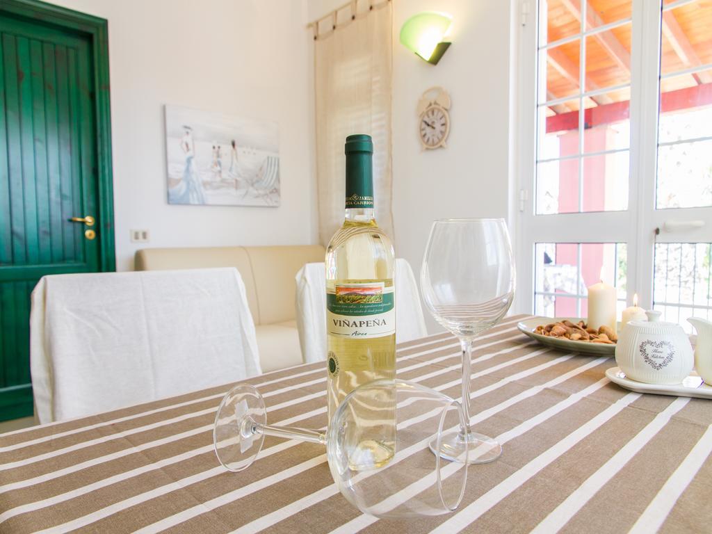 Gelso Bianco Apartments Campofelice Di Roccella Exteriör bild