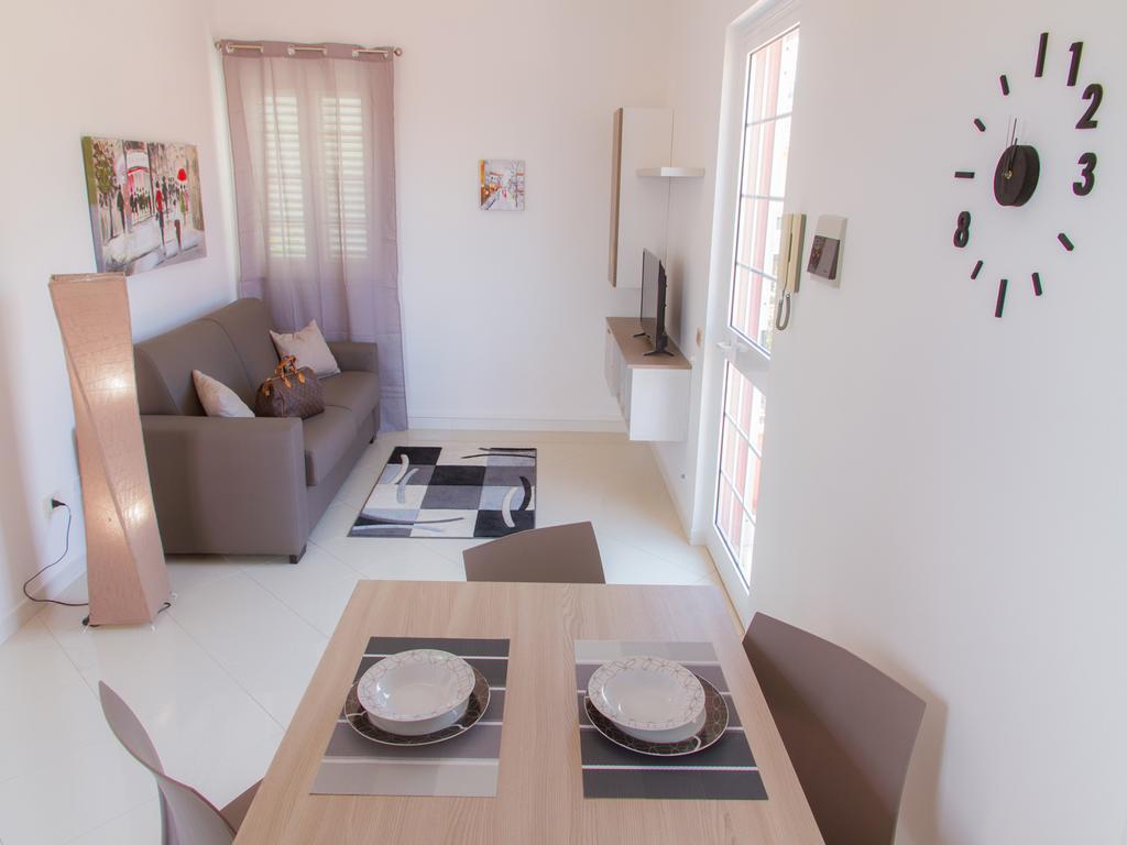 Gelso Bianco Apartments Campofelice Di Roccella Exteriör bild